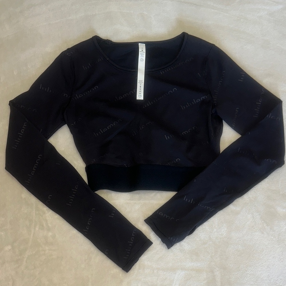 Lululemon Black Long Sleeve Embossed Crop Top